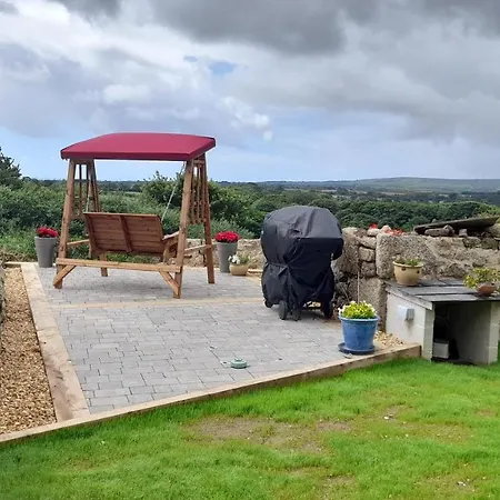 Luxurious Property Set In The Heart Of Cornwall With Breathtaking Views -Rhubarb Cottage-3